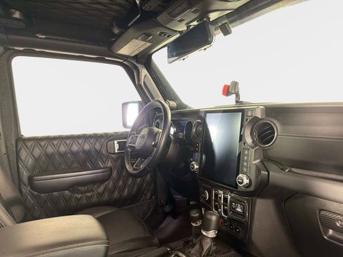 Used 2021 Jeep Gladiator Overland w/ Popular Equipment Package AWD/4WD image 28