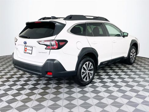Certified 2025 Subaru Outback Premium AWD/4WD image 10