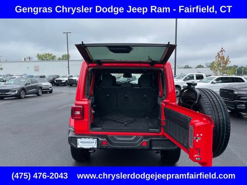 Certified 2025 Jeep Wrangler Unlimited Sahara AWD/4WD image 29