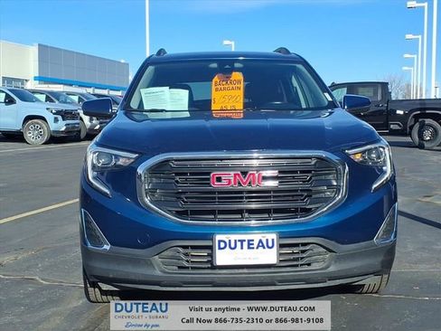 Used 2021 GMC Terrain SLE w/ Driver Convenience Package image 2