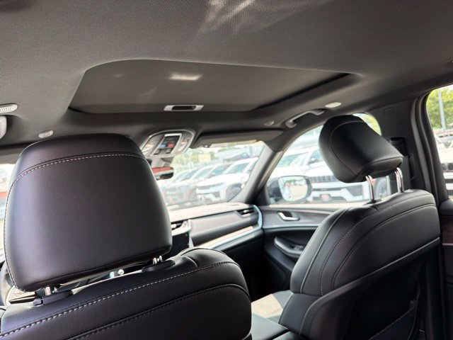 New 2026 Jeep Grand Cherokee Altitude AWD/4WD image 9