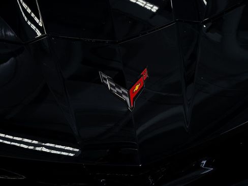 Used 2023 Chevrolet Corvette Stingray Premium Conv w/ Z51 Performance Package RWD image 6