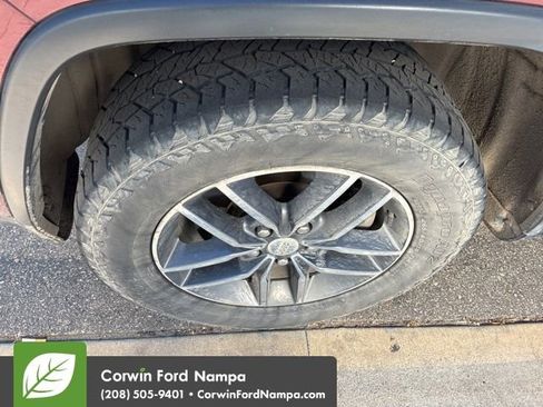 Used 2017 Jeep Grand Cherokee Limited w/ Luxury Group II image 7