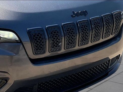 Used 2019 Jeep Cherokee Latitude Plus FWD image 29