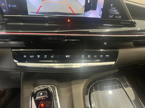 Used 2024 Cadillac Escalade ESV Sport image 26