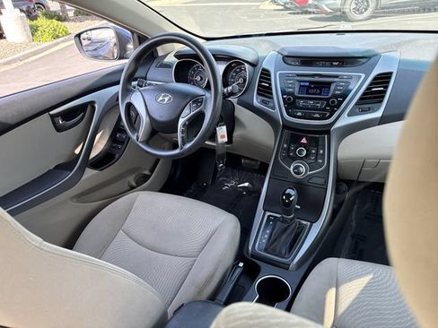 Used 2014 Hyundai Elantra SE FWD image 21