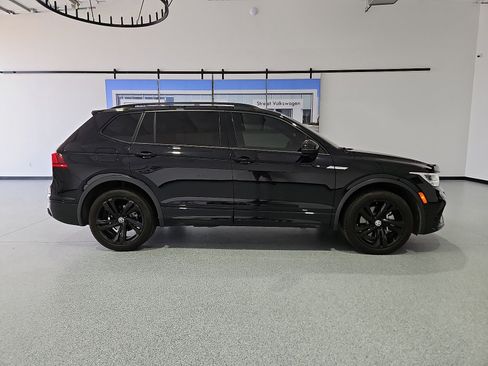 Certified 2024 Volkswagen Tiguan SE R-Line w/ MDO Package, Three-Row FWD image 9