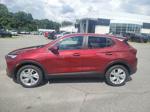 Used 2024 Buick Encore GX Preferred w/ Comfort Package FWD image 4