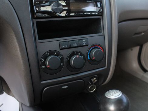 Used 2004 Hyundai Elantra GLS FWD image 13