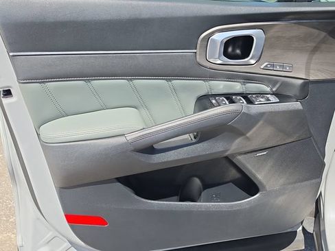 Certified 2024 Kia Sorento SX Prestige w/ Sage Leather Package AWD/4WD image 19