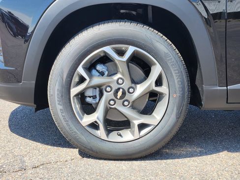 New 2026 Chevrolet Trax LT w/ Driver Confidence Package FWD image 8