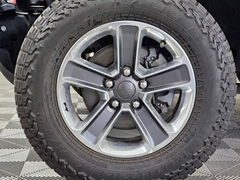 Used 2020 Jeep Wrangler Unlimited Sahara AWD/4WD image 36
