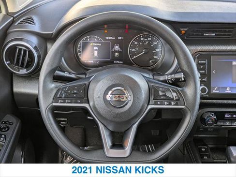 Used 2021 Nissan Kicks SV image 15