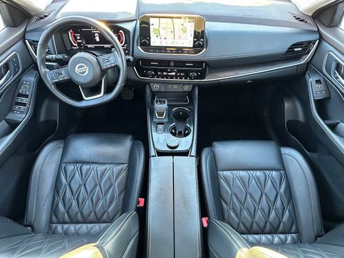 Used 2021 Nissan Rogue Platinum image 18