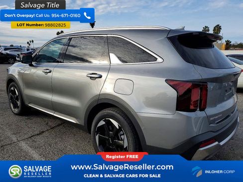 Used 2025 Kia Sorento EX w/ EX Panoramic Sunroof Package image 3