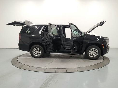 Used 2025 Chevrolet Tahoe LT AWD/4WD image 16