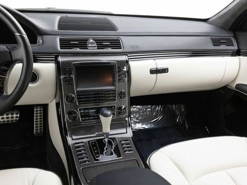 Used 2009 Maybach 62 S RWD image 14