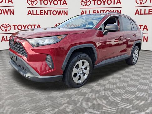 Used 2020 Toyota RAV4 LE AWD/4WD image 3