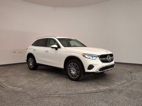 Used 2025 Mercedes-Benz GLC 300 image 7