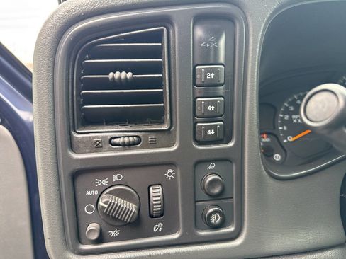 Used 2005 GMC Sierra 2500 SLE w/ Snow Plow Prep Package image 26