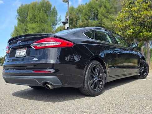 Used 2019 Ford Fusion SE w/ Equipment Group 151A image 11