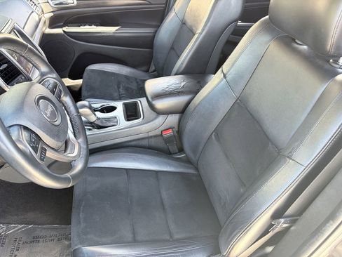 Used 2018 Jeep Grand Cherokee Altitude RWD image 20