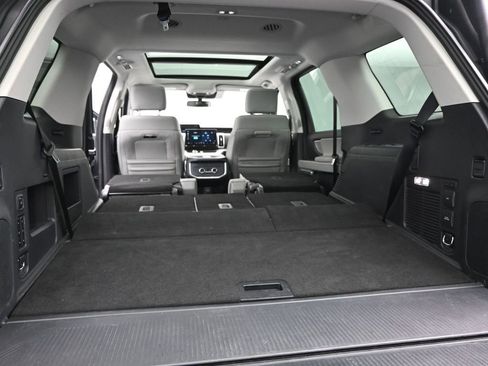 Used 2025 Ford Expedition Active image 26