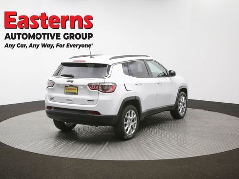 Used 2022 Jeep Compass Latitude AWD/4WD image 38