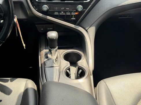 Certified 2021 Toyota Camry SE FWD image 16