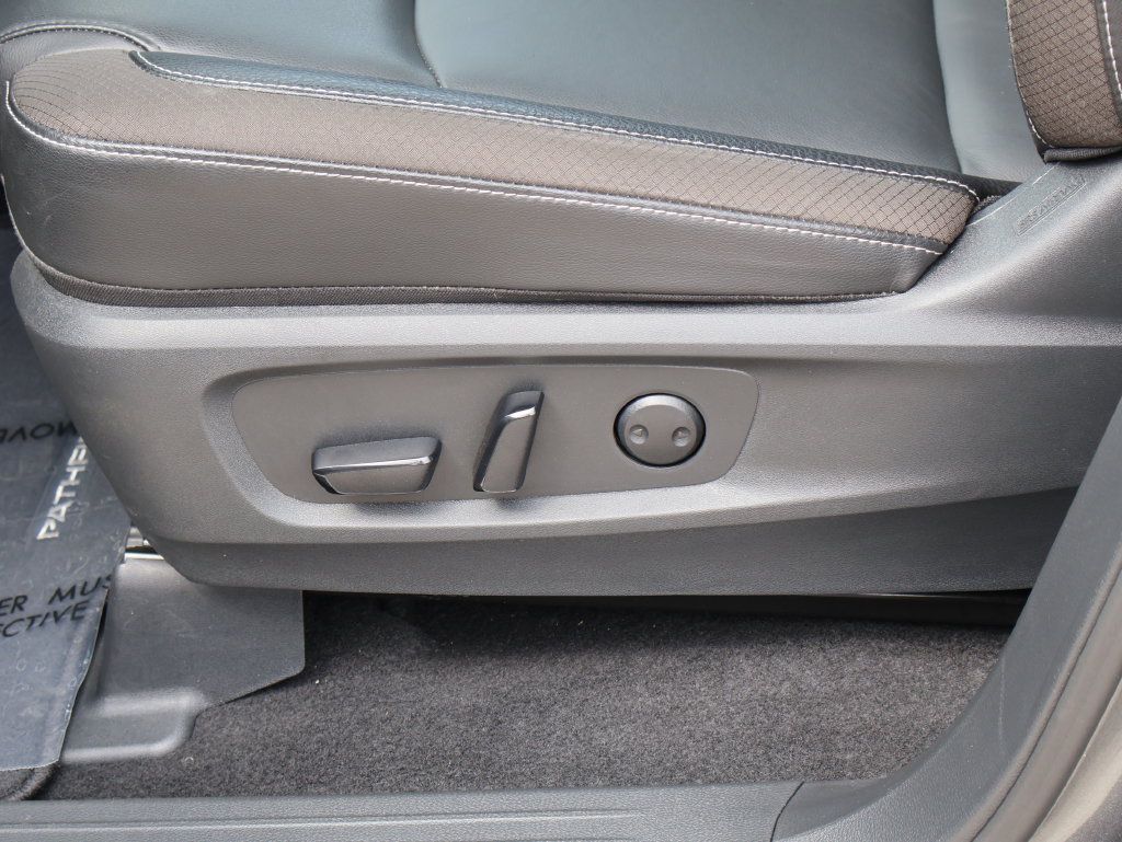 Used 2025 Nissan Pathfinder SL w/ SL Premium Package AWD/4WD image 24