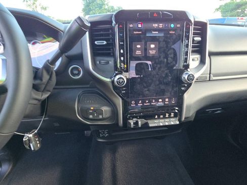Used 2026 RAM 2500 Big Horn AWD/4WD image 3