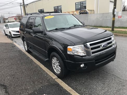 Used 2014 Ford Expedition XLT image 4