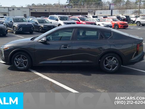 Used 2025 Kia K4 LXS image 11