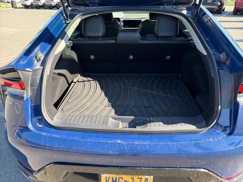 Used 2024 Toyota Prius XLE FWD image 23