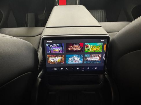 Used 2026 Tesla Model Y Long Range image 26