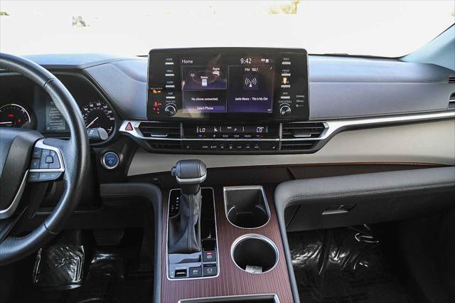 Certified 2023 Toyota Sienna XLE FWD image 13
