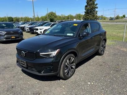 Used 2023 Volvo XC40 B5 Plus w/ Protection Package Premier