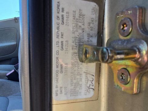 Used 2000 Daewoo Nubira SE image 57