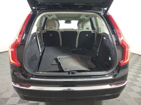 Used 2025 Volvo XC90 T8 Ultra w/ Lounge Package AWD/4WD image 11