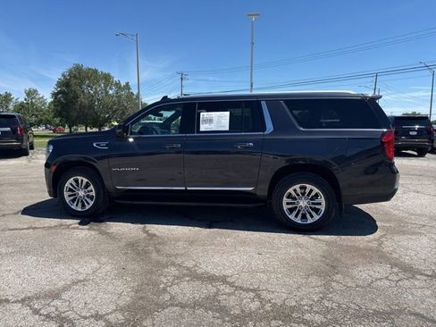 Used 2023 GMC Yukon XL SLT w/ SLT Premium Package AWD/4WD image 19