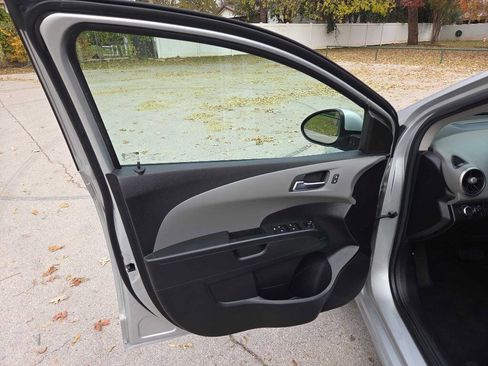 Used 2016 Chevrolet Sonic LT FWD image 8
