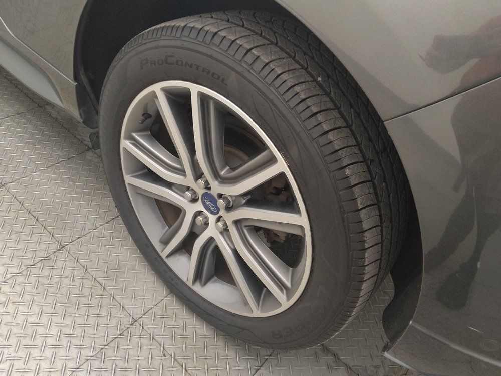 Used 2019 Ford Edge Titanium w/ Equipment Group 301A FWD image 31