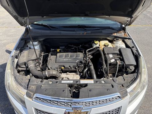 Used 2014 Chevrolet Cruze LT FWD image 17