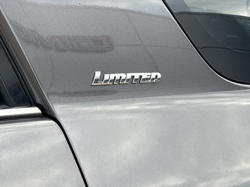 Used 2019 Toyota 4Runner Limited AWD/4WD image 15