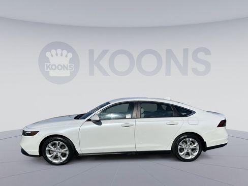 Used 2023 Honda Accord LX image 2