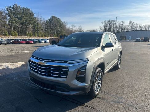 Used 2025 Chevrolet Equinox LT image 1