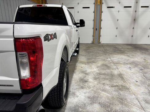 Used 2018 Ford F250 XL w/ Power Equipment Group AWD/4WD image 10
