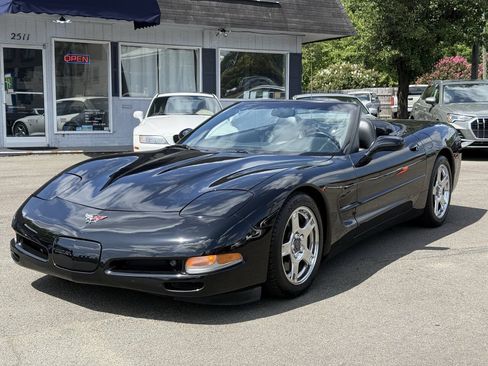 Used 1998 Chevrolet Corvette Convertible RWD image 4