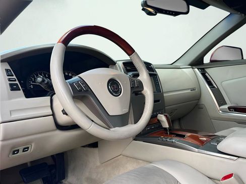 Used 2005 Cadillac XLR image 2