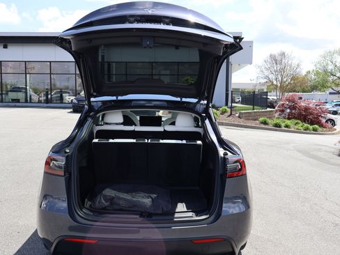 Used 2023 Tesla Model Y Long Range image 21